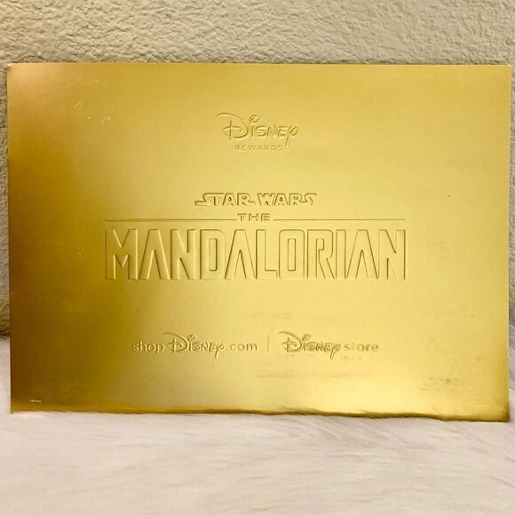 3 Picture SET NEW The Mandalorian Lithograph Set Baby Yoda & Mando & Gold Folder - Picture 6 of 6